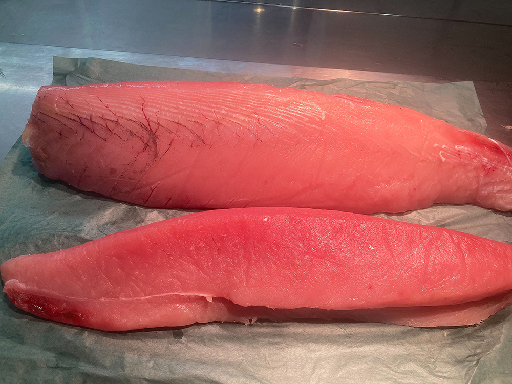特/生ビン長鮪ロイン（スキンレス）